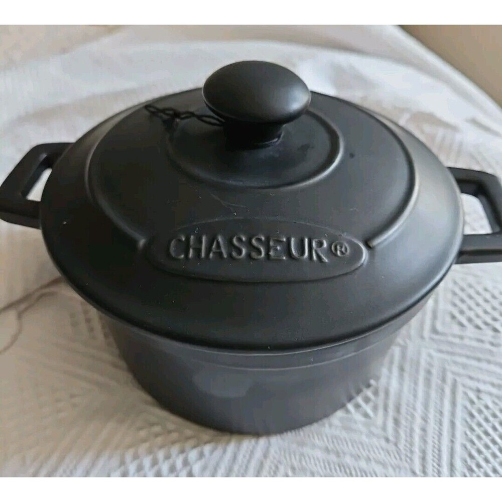 French Chasseur Matte Black and Ivory Ceramic Casserole Dish